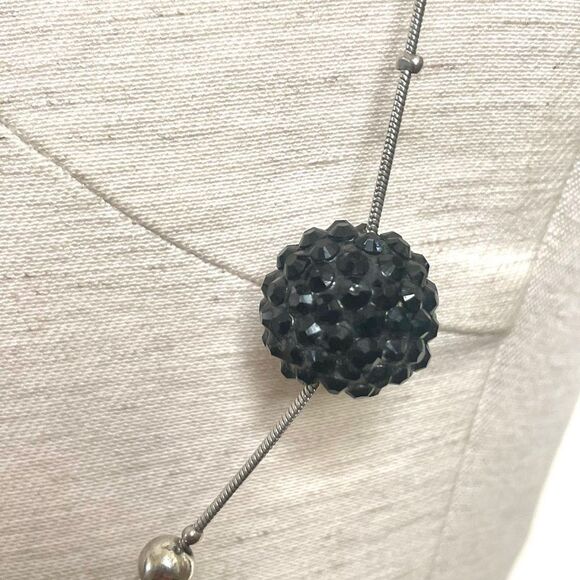 Long black and Pearl necklace - Picture 4 of 7